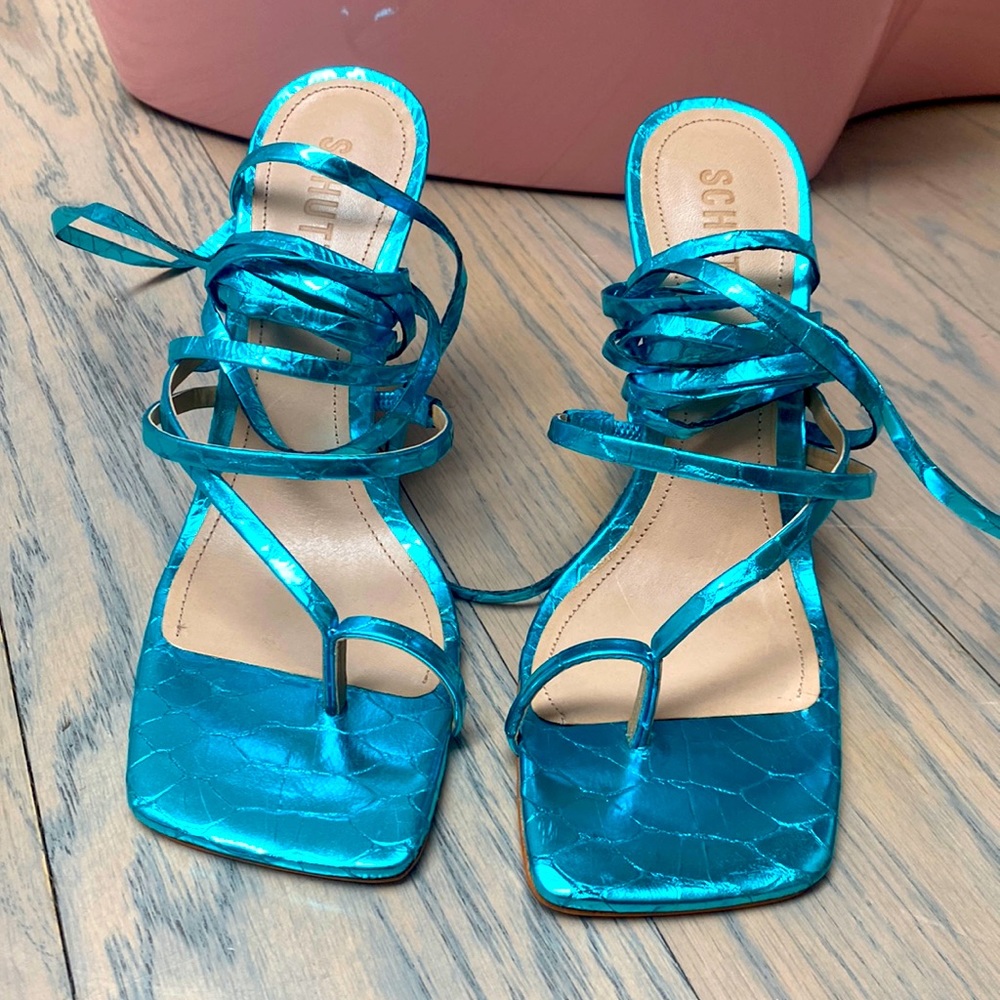 Schutz Lily Metallic Leather sandal siz 8.5